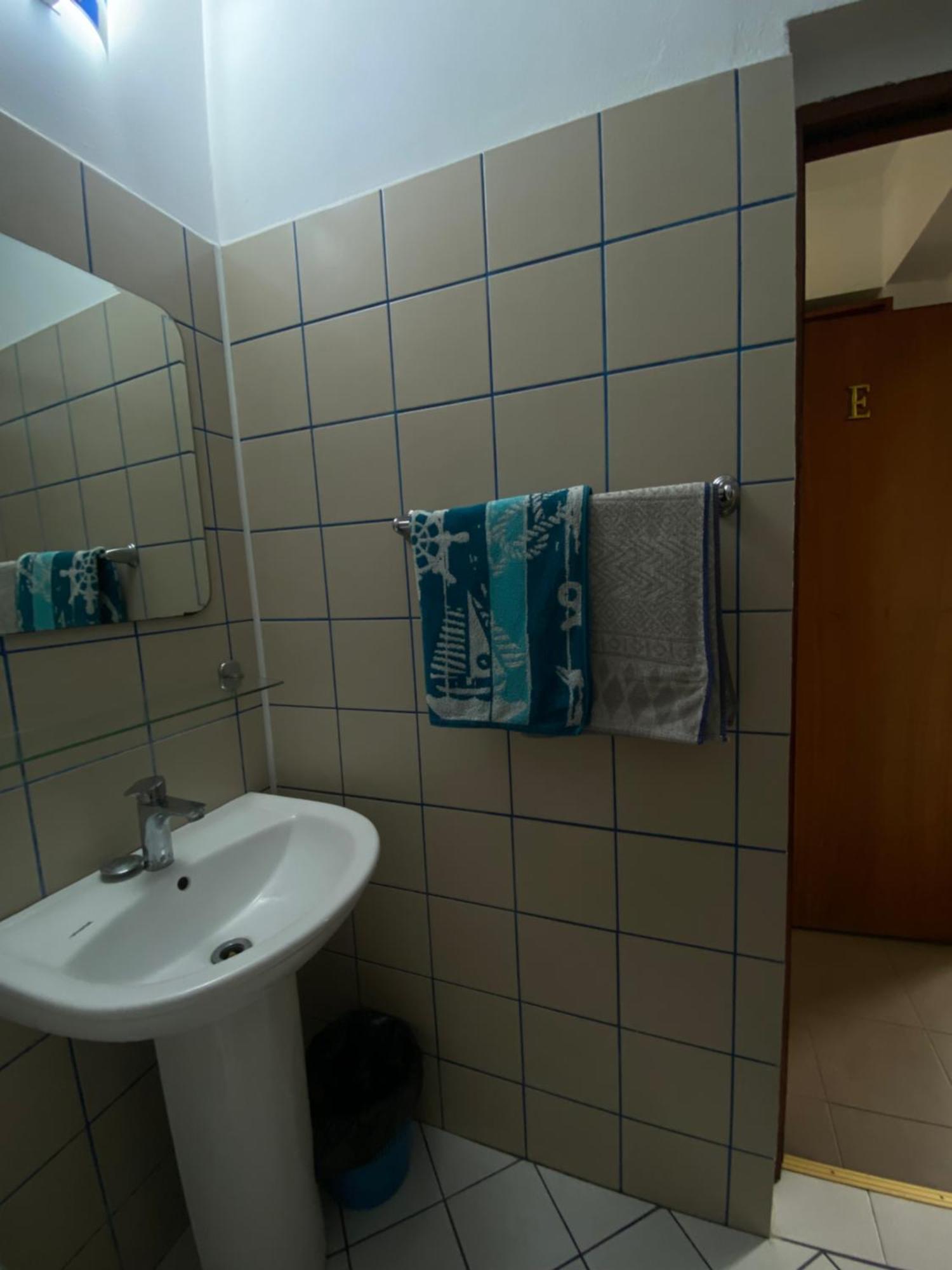 דירות בוקרשט Quiet Garden Ground Floor מראה חיצוני תמונה